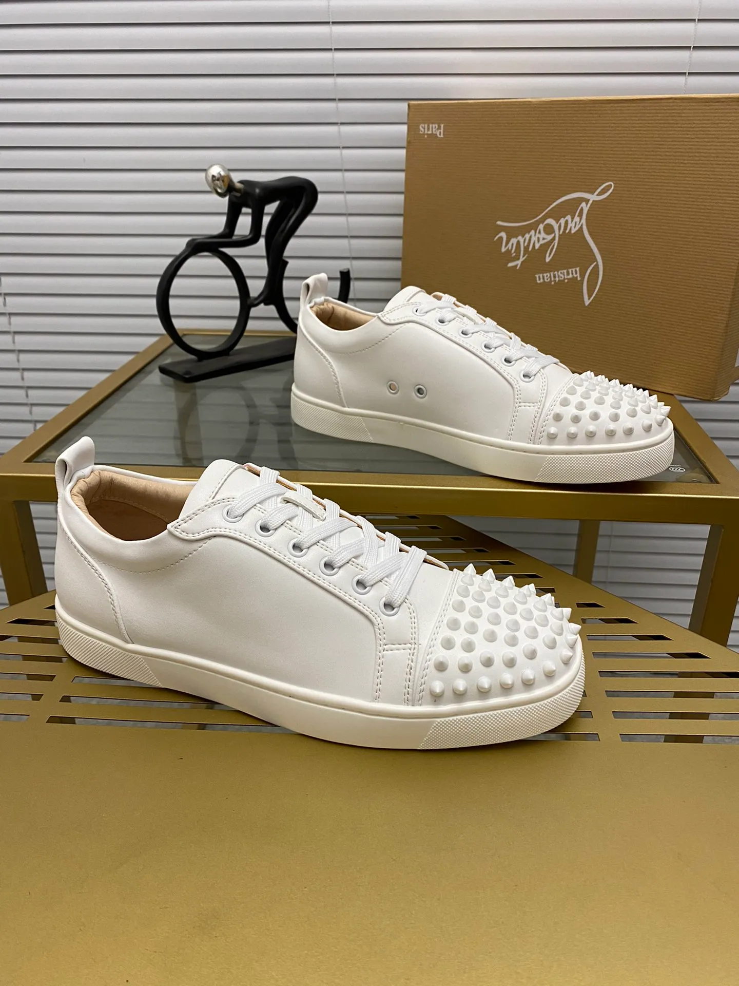 Ex-factory price 420. christian louboutin (CL red sole shoes) counter nail series, high-top casual sneakers for couples 📢 📢 📢 Exclusive hot style release 🎈🎈💪 Movable latex feet 👻 Finished outsole stitching line [satisfied] 😝Female 35-40# Male 38#-46, global supply😝 [Top version]: Original imported cowhide upper, top original leather lining, original molded TPU outsole, original 1:1 detail processing, original shoe last, large quantities in stock, rest assured as shown above